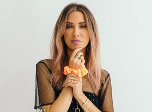 Kaitlyn Bristowe: KB FALL CRAWL